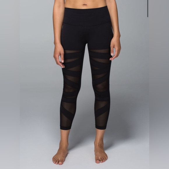 Lululemon Wunder Under Tech Mesh size 2 - Picture 2 of 10